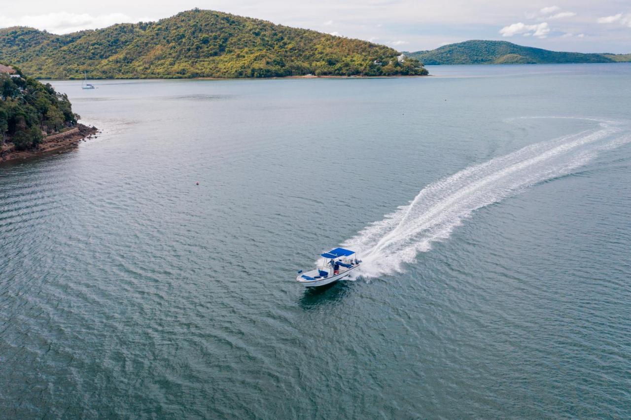Marina del Sol Resort&Yacht Club Busuanga Buitenkant foto